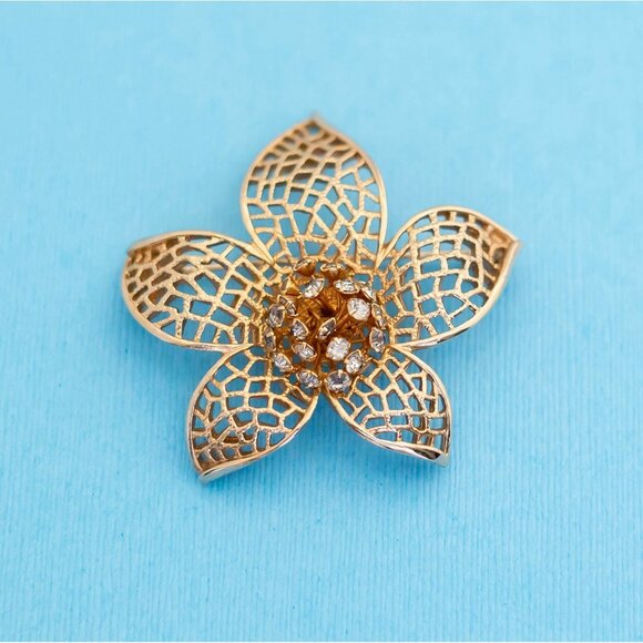 Vintage Fierce Flower Brooch - N4 - Picture 1 of 2